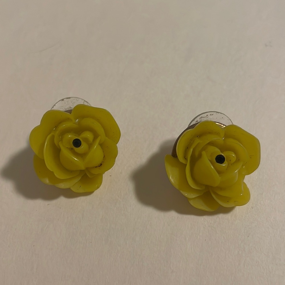 Yellow flower Betsy Johnson stud earrings